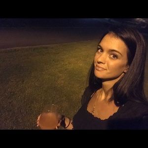 Meet your Posher, Lia